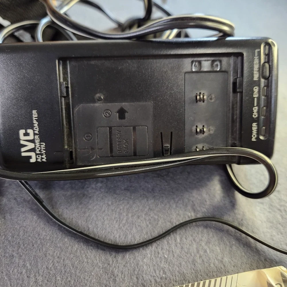 JVC GR-AX1010 Compact VHS Camcorder charger, remote, manual, wires, box - READ